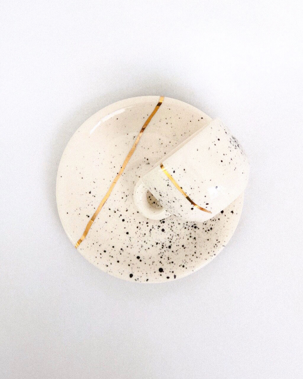 taza espresso con línea de oro 24k - kanso/oro