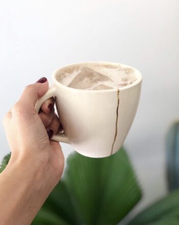 taza latte con línea de oro 24K