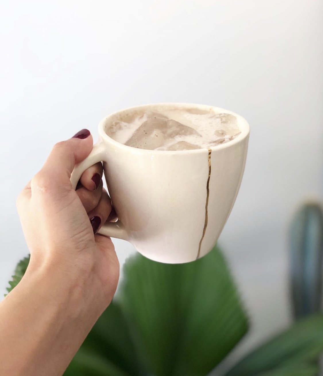 taza latte con línea de oro 24K