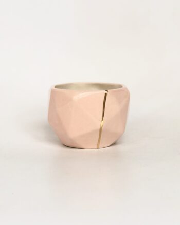 Taza roca mediana - rosa palo con línea de oro 24k